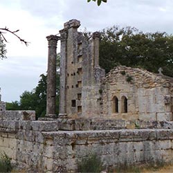 temple romain diane chateau-Bas